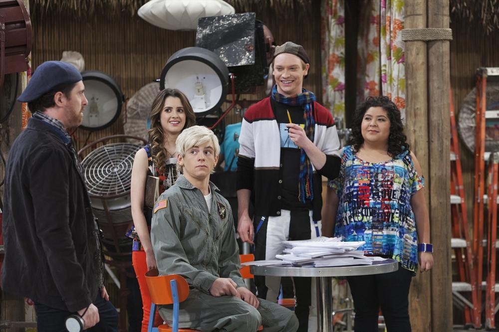 Still of Brendan Hunt, Calum Worthy, Laura Marano, Raini Rodriguez and Ross Lynch in Austin & Ally (2011)