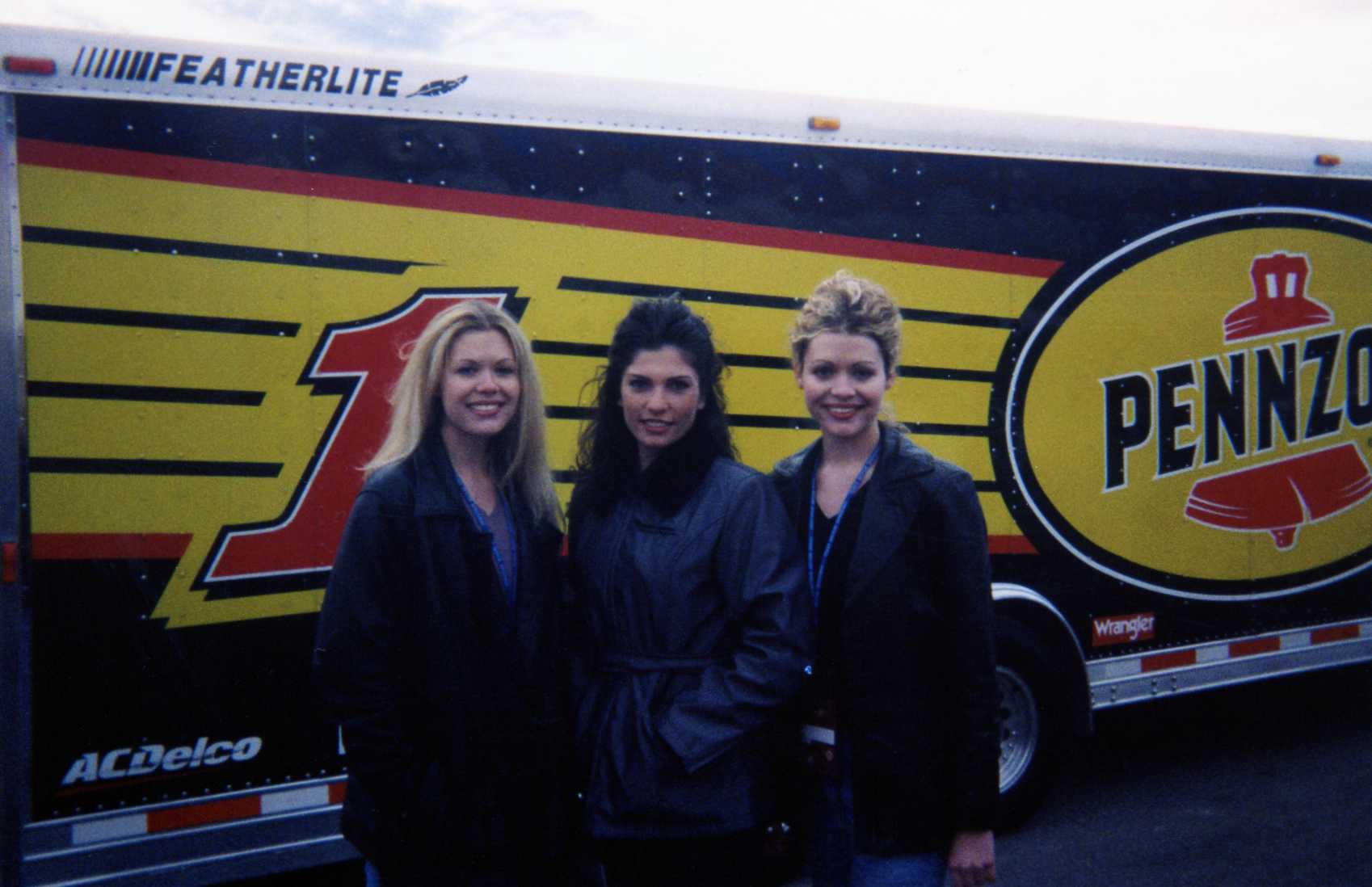 Still of Lanette Fugit and Twins in Walker Texas Ranger