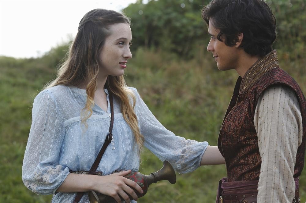Still of Sophie Lowe and Peter Gadiot in Once Upon a Time in Wonderland (2013)