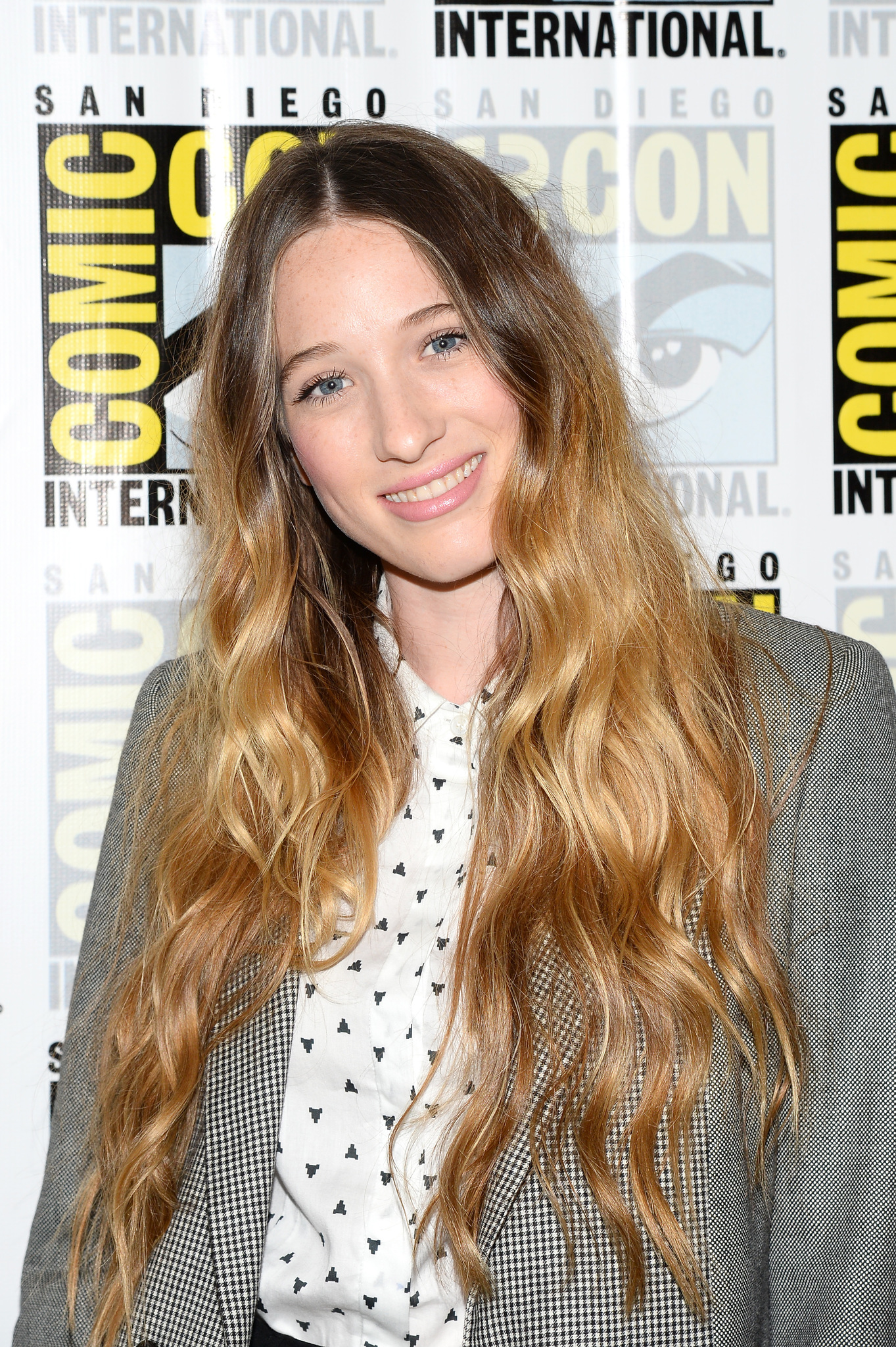Sophie Lowe at event of Once Upon a Time in Wonderland (2013)