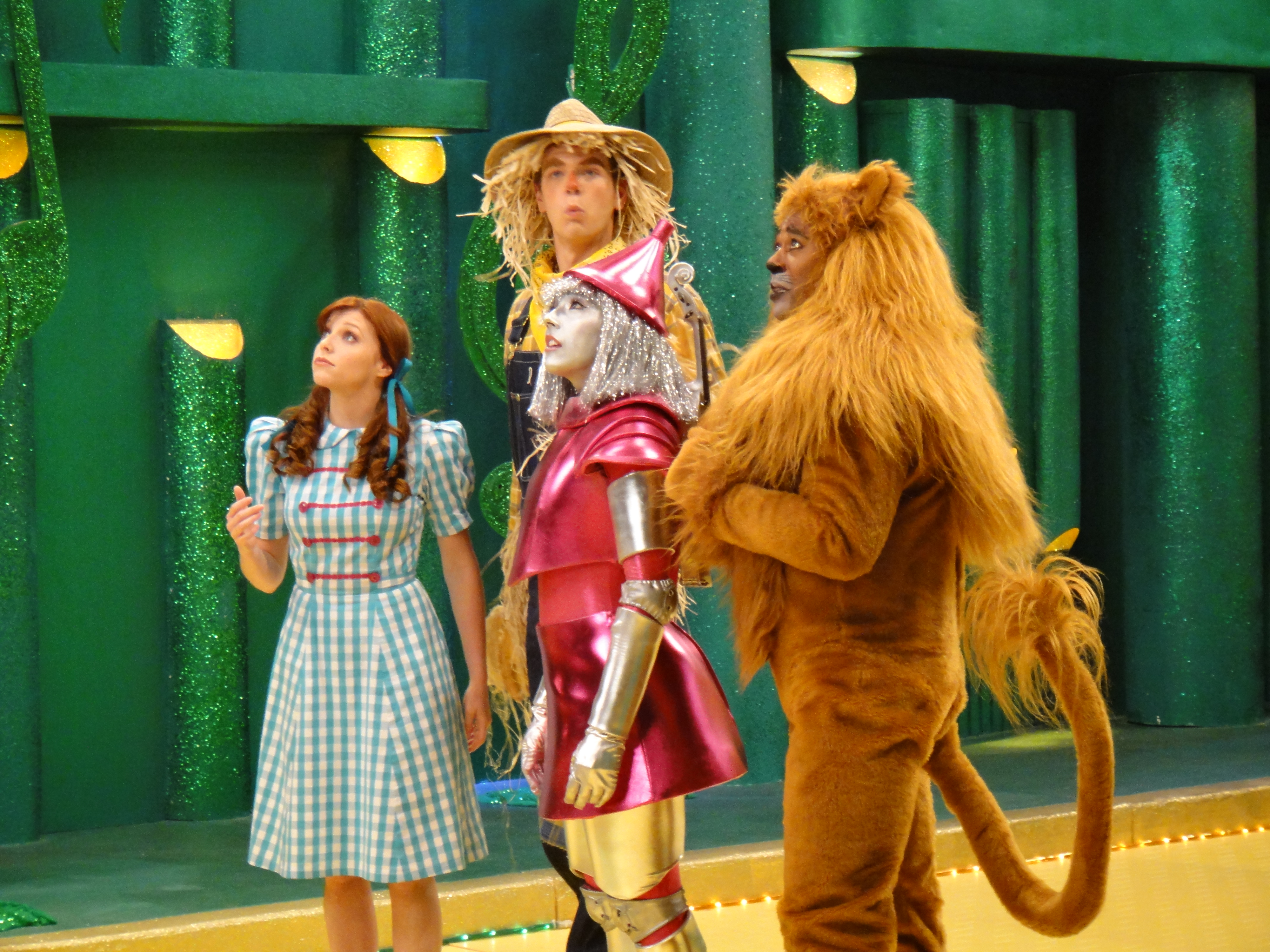Still from The Wizard of Song