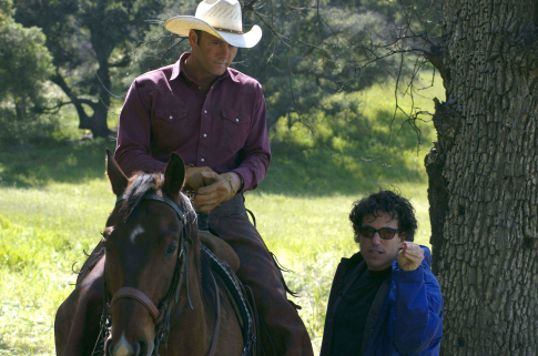 Tim McGraw and Michael Mayer in Flicka (2006)