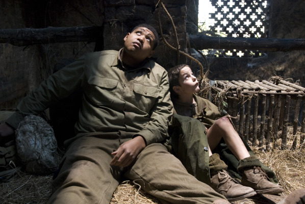 Still of Omar Benson Miller and Matteo Sciabordi in Miracle at St. Anna (2008)