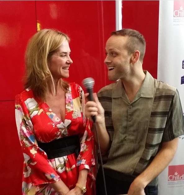 Kassie Depaiva talks to Bobby Paradise on the red carpet for Child Help.