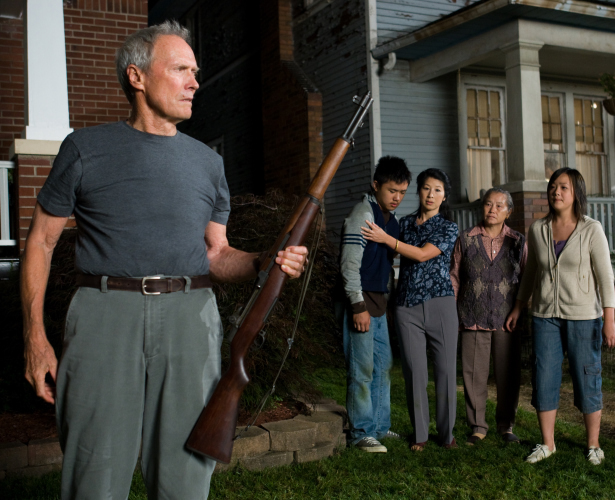 Still of Clint Eastwood, Bee Vang, Ahney Her, Brooke Chia Thao and Chee Thao in Gran Torino (2008)