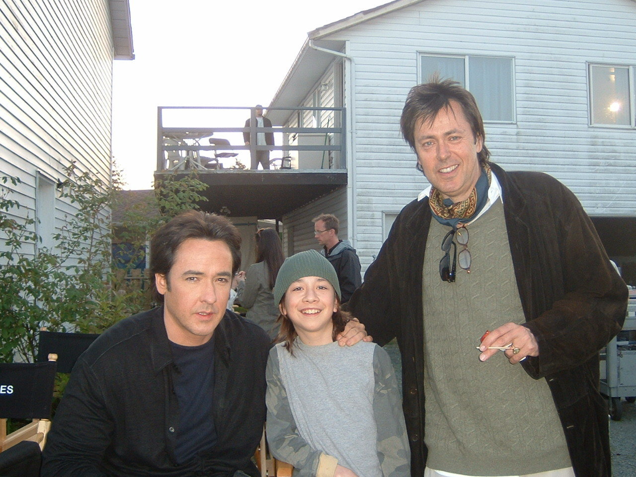 On the set of MARTIAN CHILD. John Cusak; Samuel Patrick Chu and Director Menno Meyjes