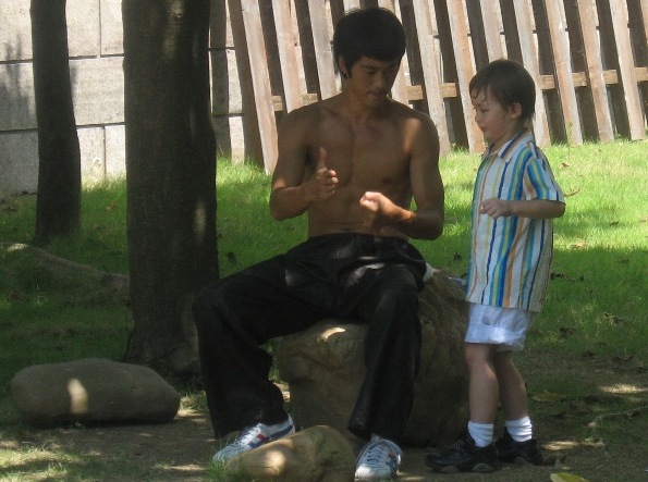 Giulio and Danny Chen in The Legend of Bruce Lee serial TV set, aired by CCTV 2008.