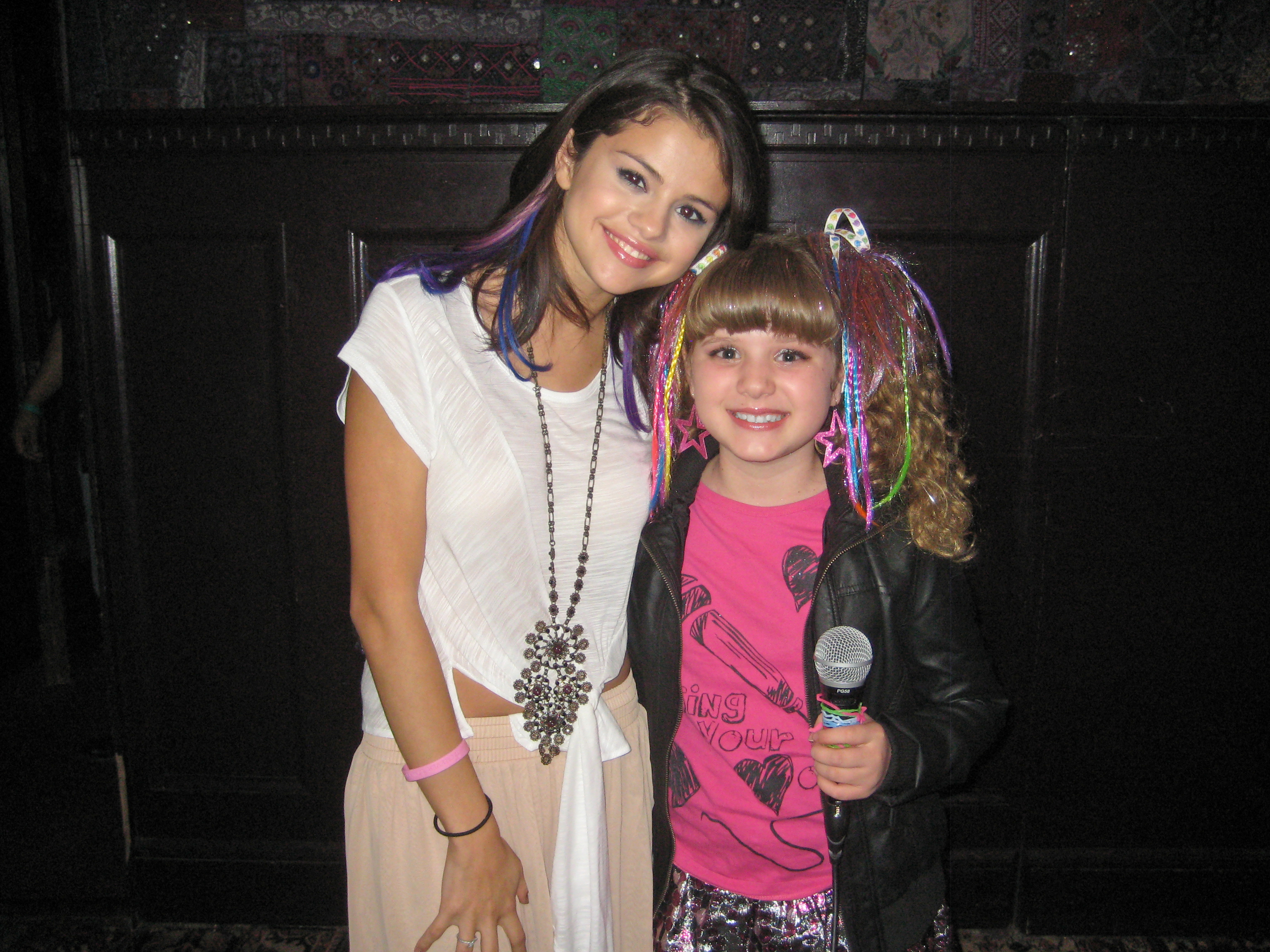 Piper Reese interviewing Selena Gomez at Selena's 2nd Annual Charity Concert for UNICEF