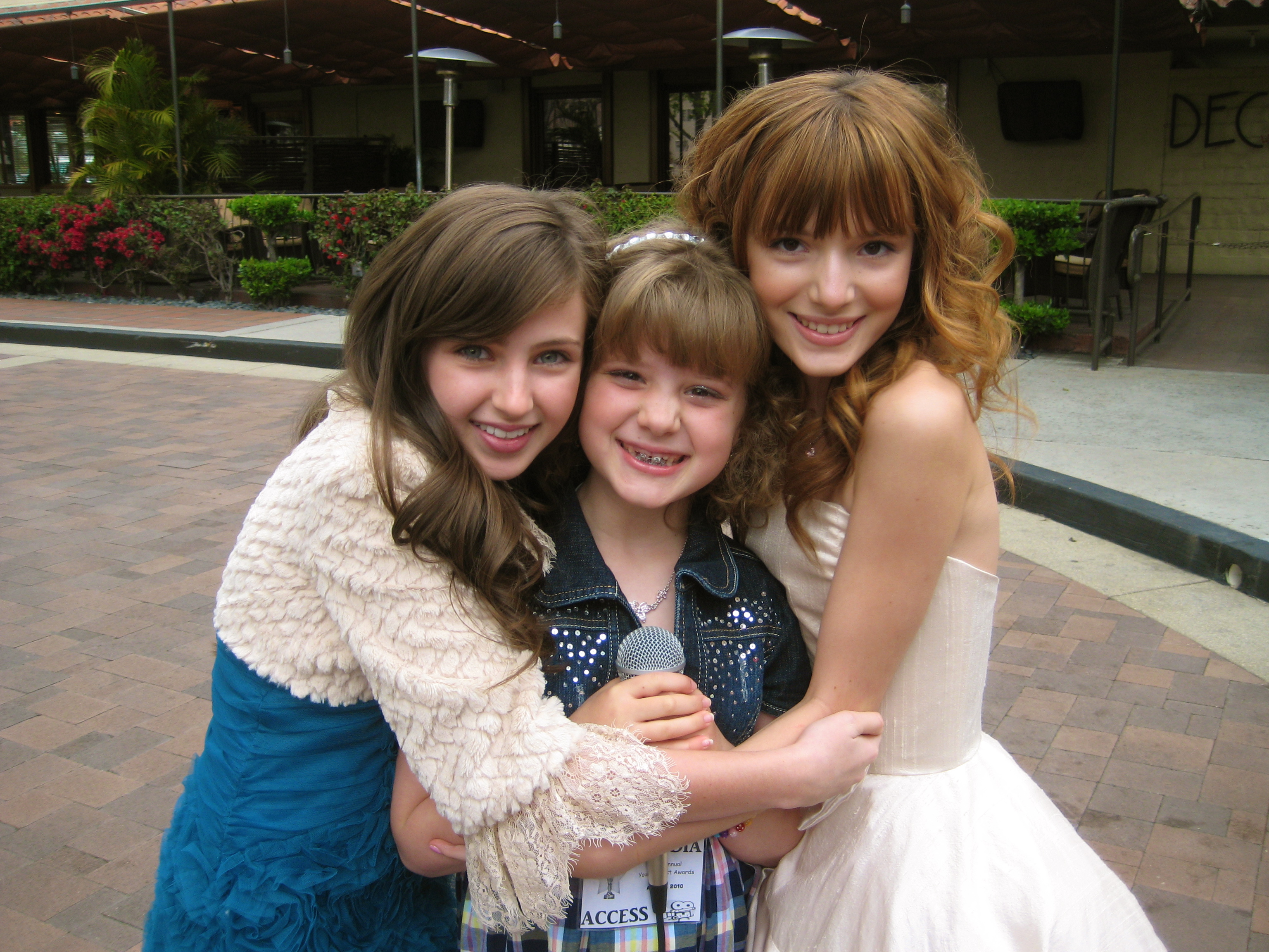 Piper Reese with Bella Thorne (r) and Ryan Newman (L) at the 31st Annual Young Artist Awards (2010)