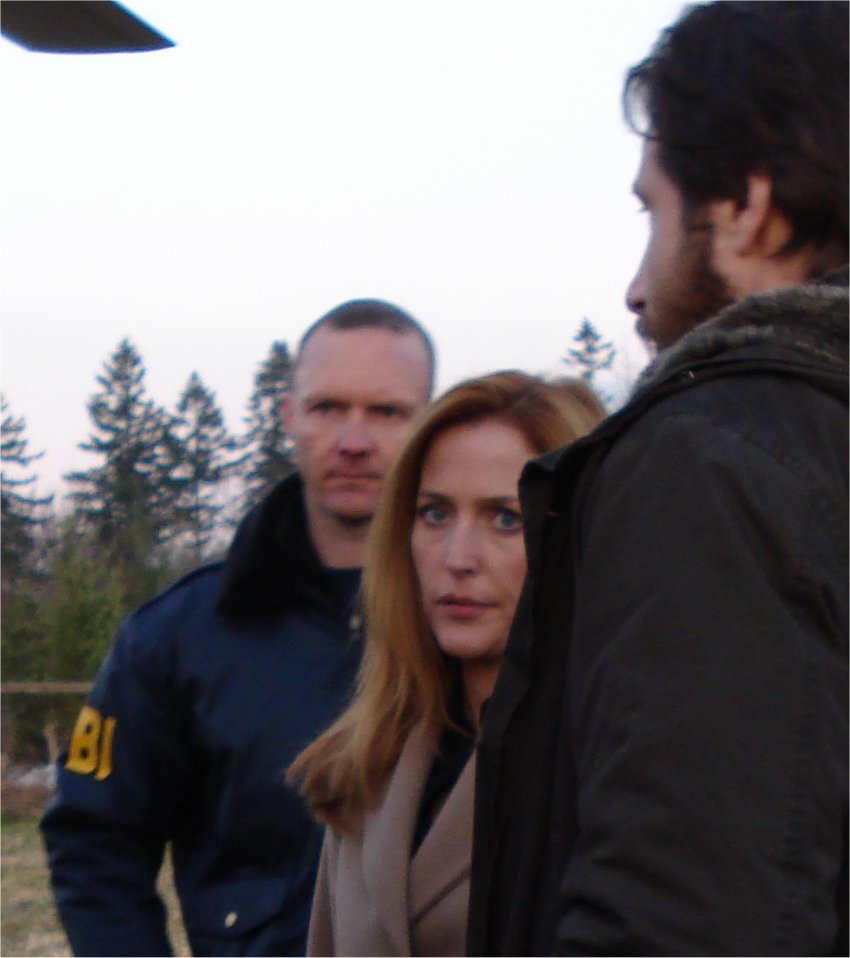 Steve (in FBI pilot uniform) on set of X-Files - I want to Believe.