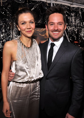 Scott Cooper and Maggie Gyllenhaal at event of Crazy Heart (2009)