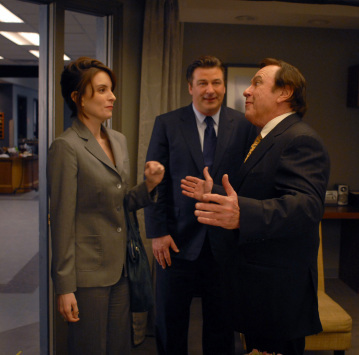 Still of Alec Baldwin, Rip Torn and Tina Fey in 30 Rock (2006)