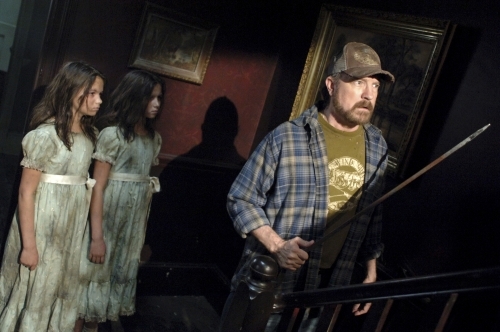 Still of Jim Beaver, Eve Casha and Lara Casha in Supernatural (2005)