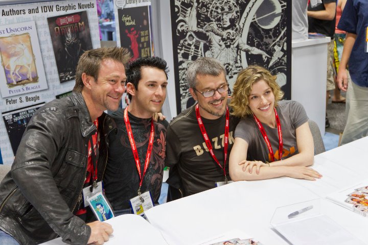 Evalena Marie at the San Diego Comicon with Grant Bowler, Miko Hughes, and Steve Niles for REMAINS