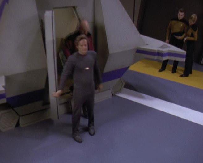 Star Trek: The Next Generation 7th Season Episode Liaisons - Lena Banks far right
