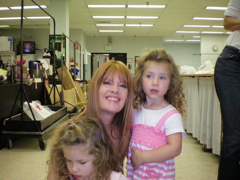 Bianca and Chiara with Michelle Stafford on set of Young and Restless/ oct 2008