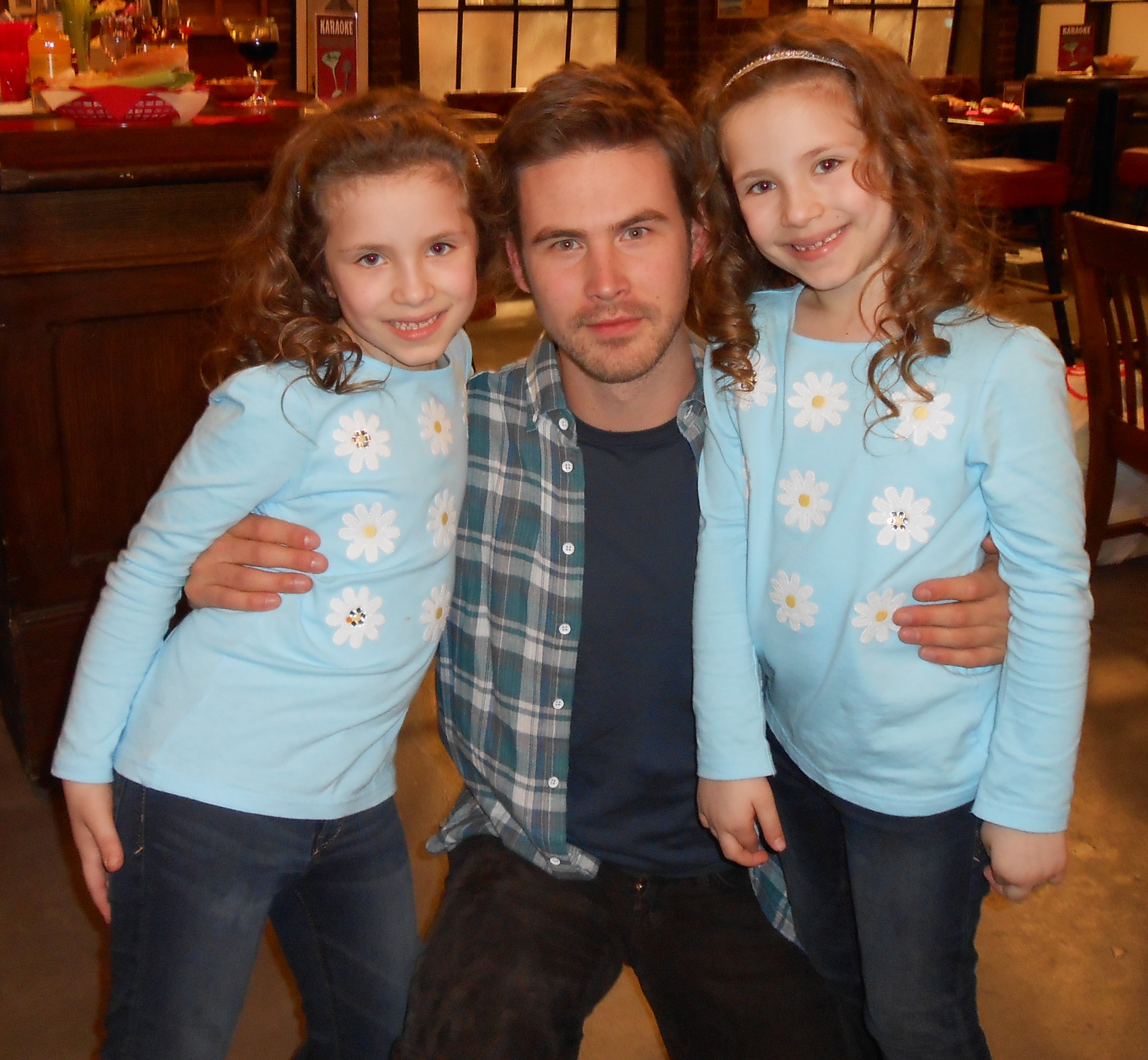 Bianca and Chiara Dambrosio with Zach Cregger on set of Guys with Kids March 2012