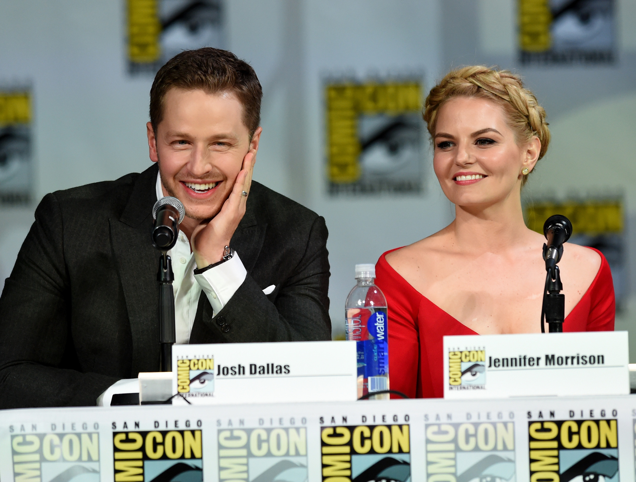 Jennifer Morrison and Josh Dallas at event of Once Upon a Time (2011)