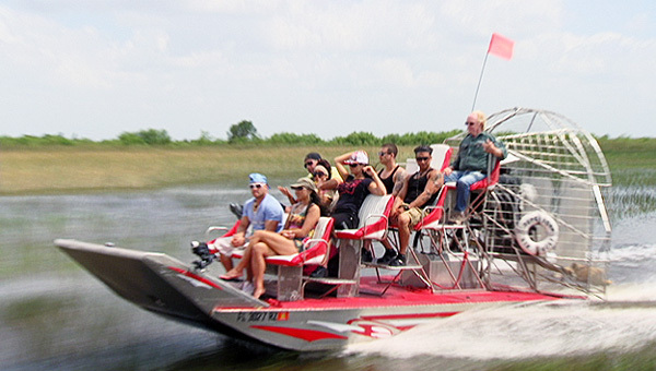 Still of Vinny Guadagnino, Nicole 'Snooki' Polizzi, Paul 'Pauly D' DelVecchio, Mike 'The Situation' Sorrentino, Sammi 'Sweetheart' Giancola and Jenni 'Jwoww' Farley in Jersey Shore (2009)