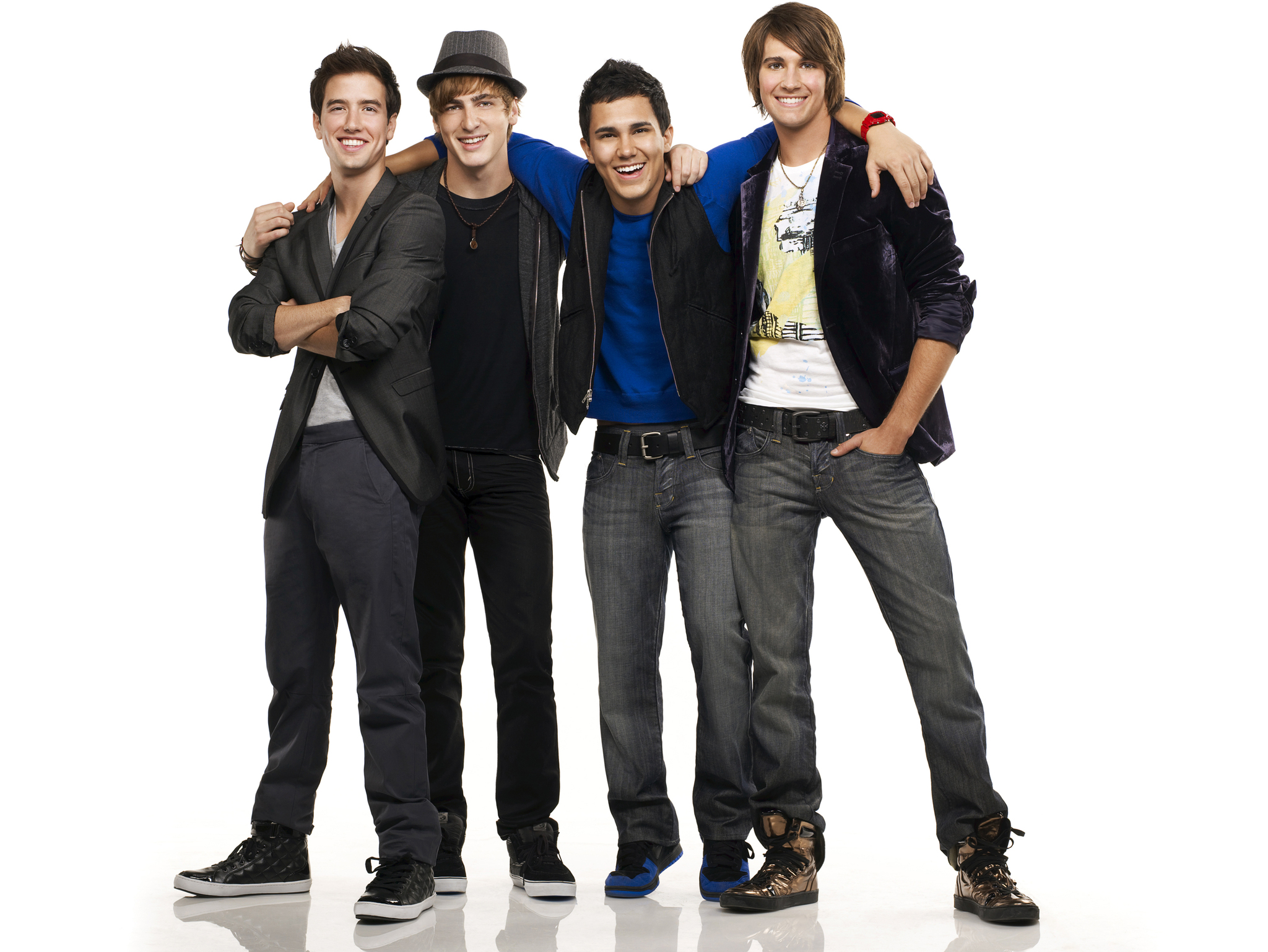 Still of Kendall Schmidt, Carlos PenaVega, James Maslow and Logan Henderson in Big Time Rush (2009)