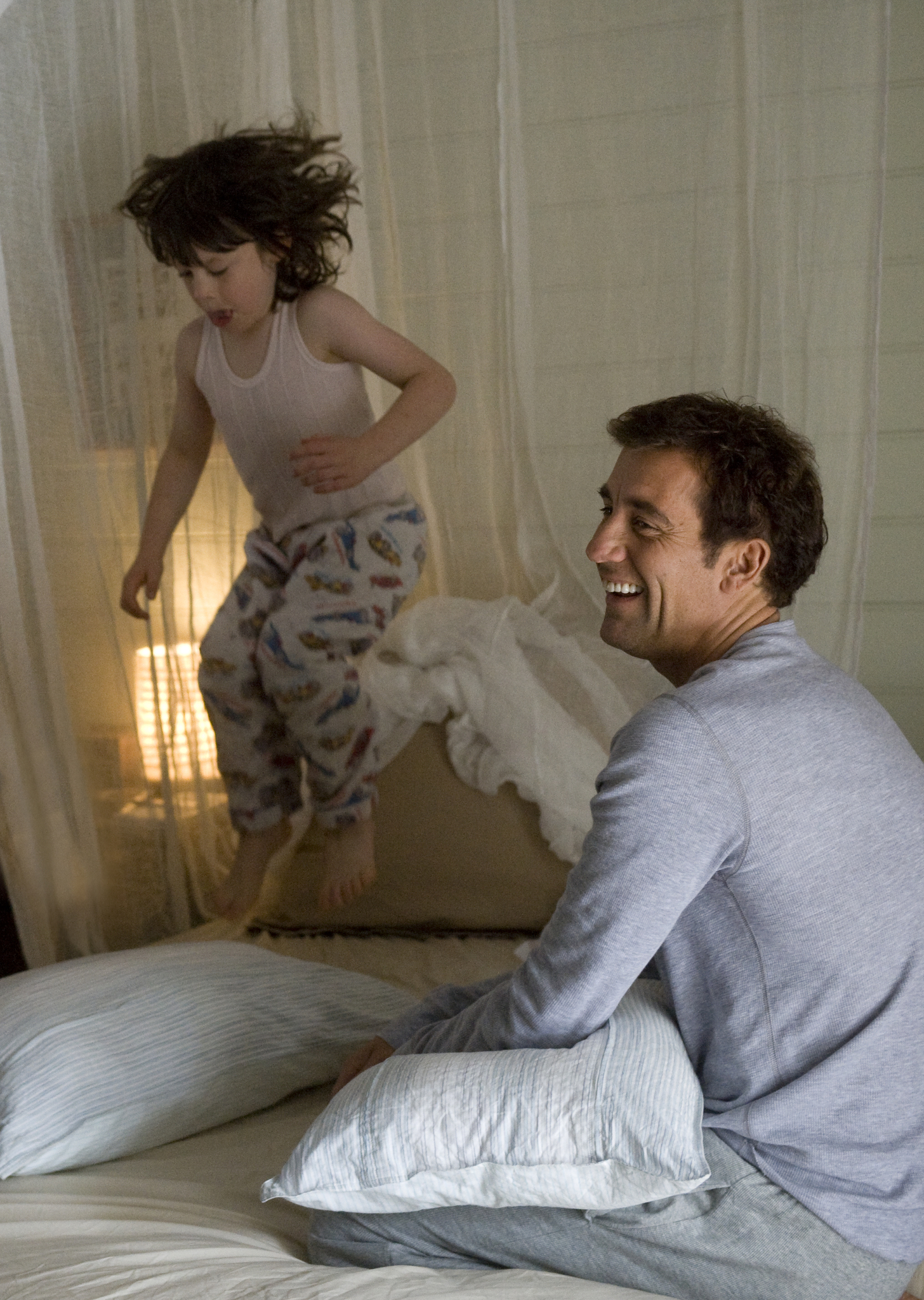 Still of Clive Owen and Nicholas McAnulty in The Boys Are Back (2009)