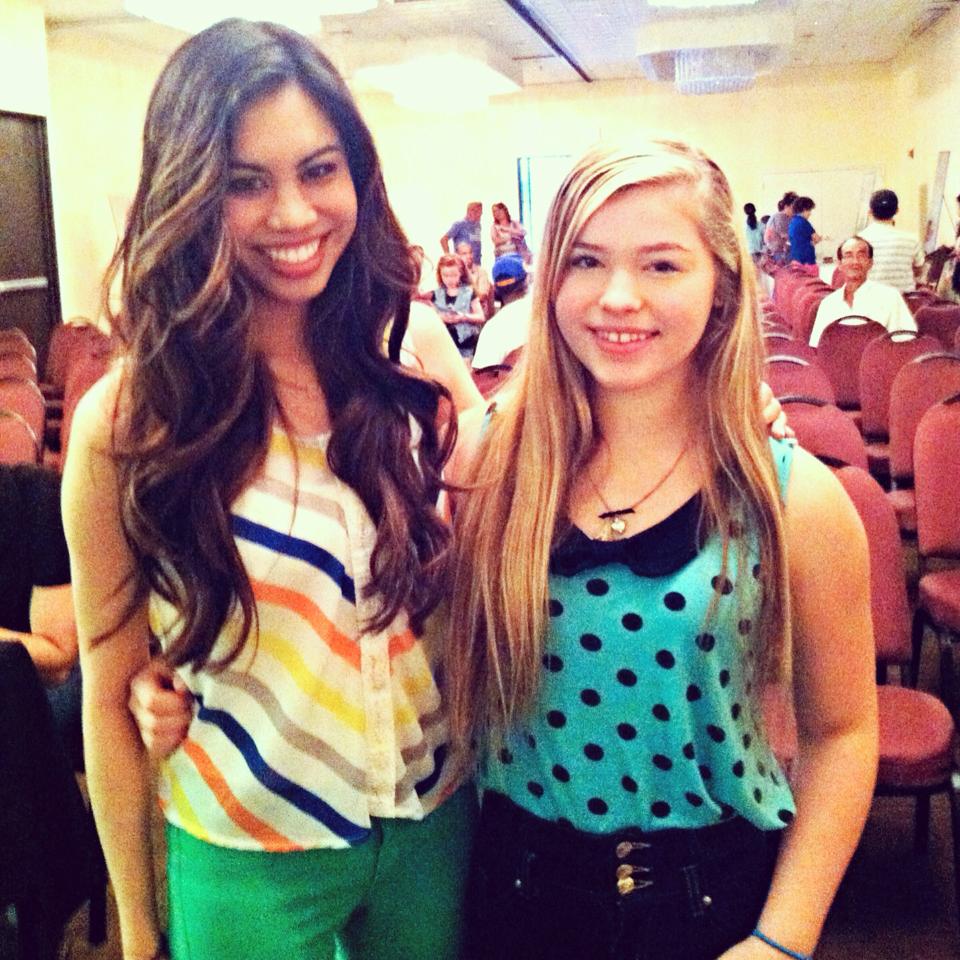 Kiana Daigneault ad Ashley Argota