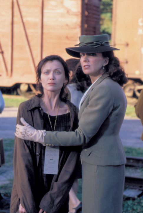 Still of Natasha Richardson and Tamara Gorski in Haven (2001)