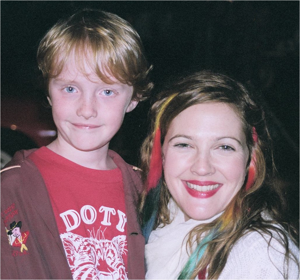 Austin Bickel with Drew Barrymore on the set of 'Whip It'