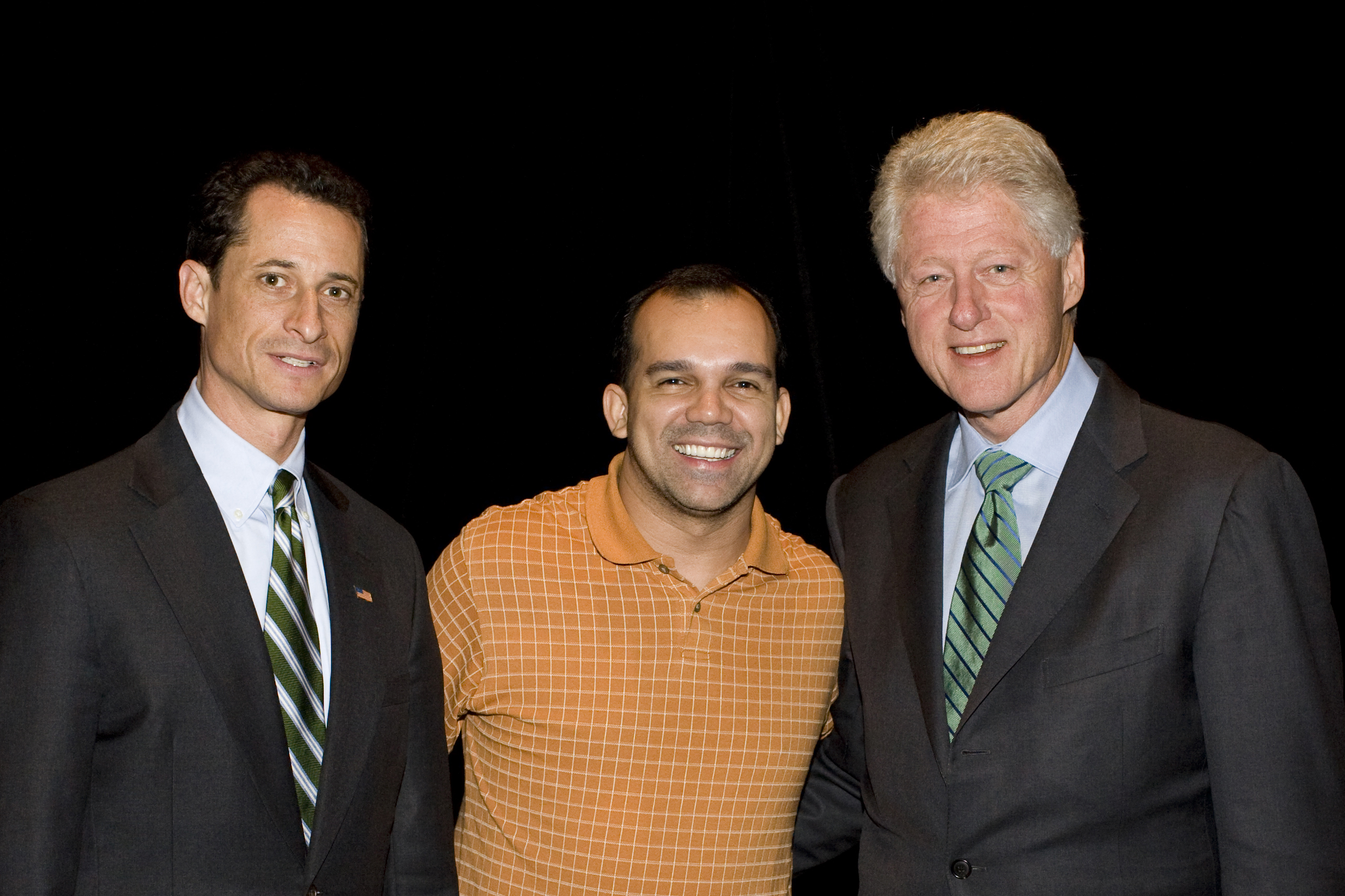 Former Congressman Anthony Weiner, Flavio Alves, and former president Bill Clinton (June 2009).