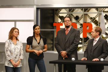 Still of Penn Jillette, Padma Lakshmi, Teller and Michelle Bernstein in Top Chef (2006)