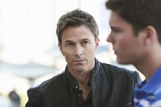 Still of Tim Daly and Jack Briggs in Private Practice (2007)