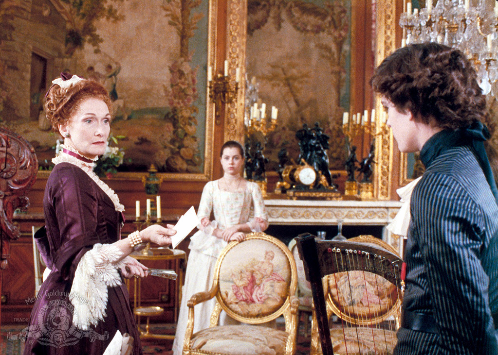 Still of Fairuza Balk and Siân Phillips in Valmont (1989)