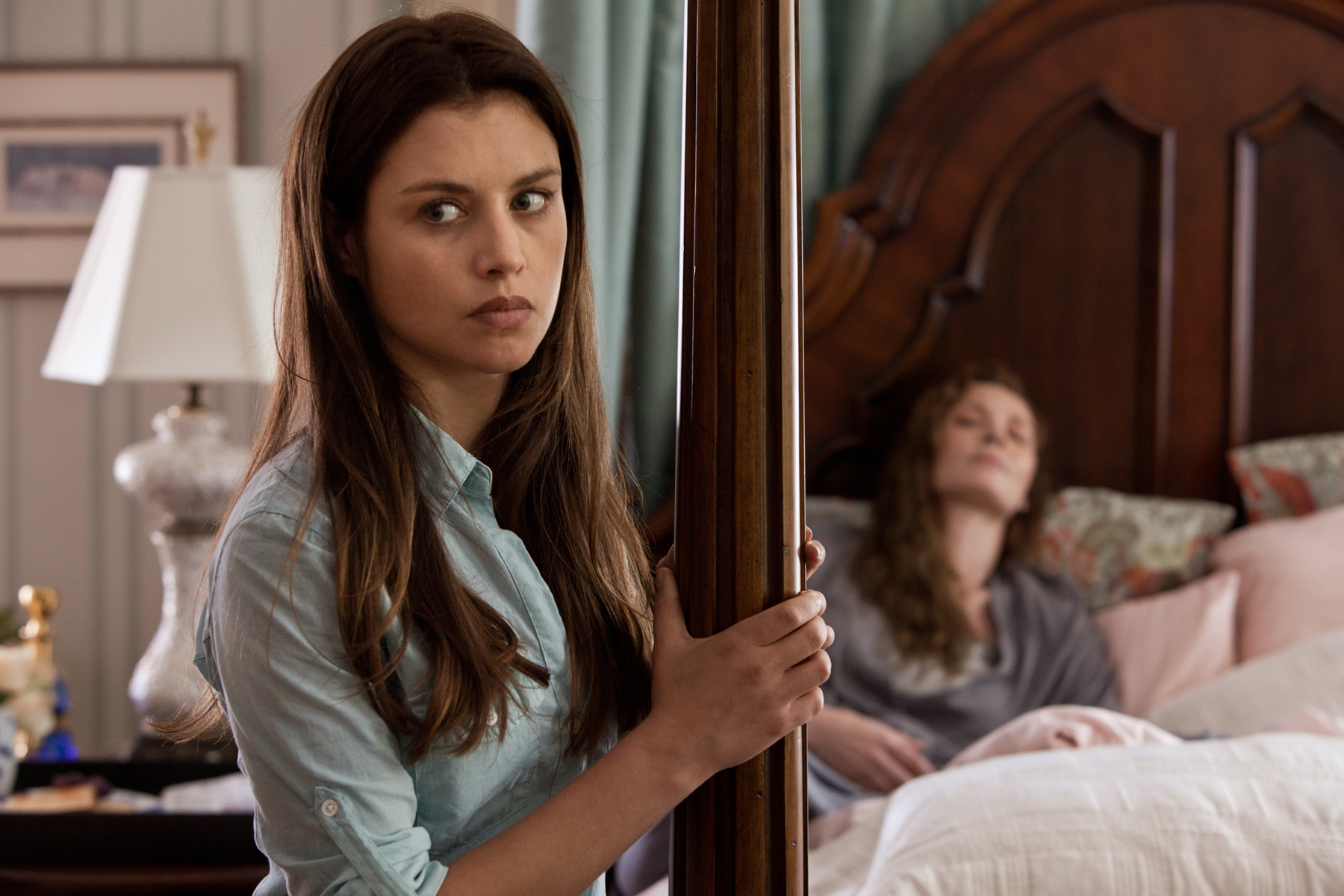 Still of Connie Nielsen and Hannah Ware in Boss (2011)