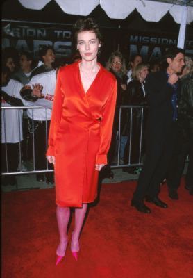 Connie Nielsen at event of Mission to Mars (2000)