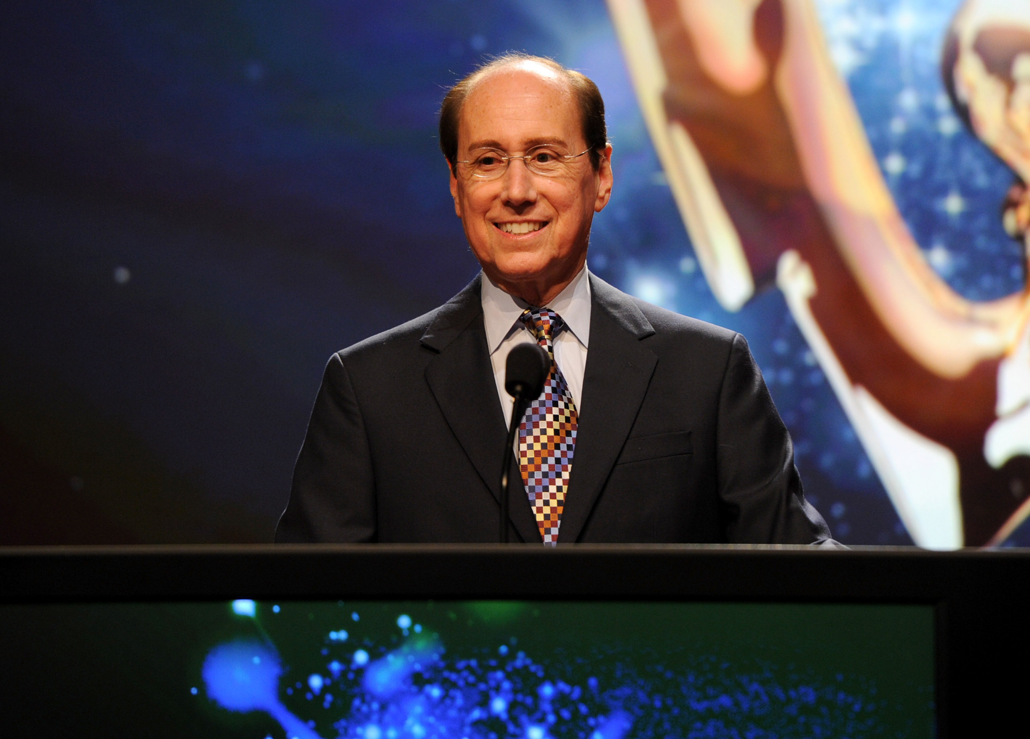 Alan Perris at event of The 64th Primetime Emmy Awards (2012)