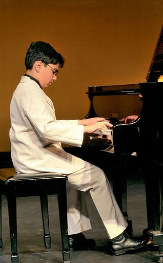 Arjun Arasanipalai Ayyangar - A multi-instrumentalist.