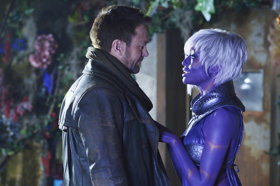 Still of Grant Bowler and Nichole Galicia in Defiance (2013)