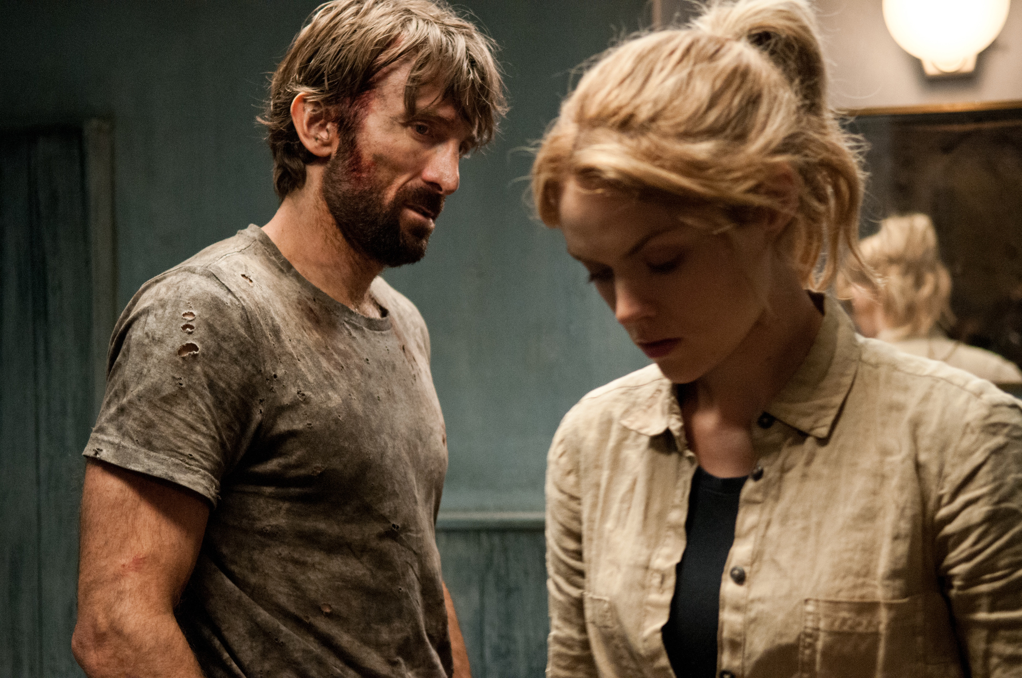 Still of Sharlto Copley and Erin Richards in Open Grave (2013)