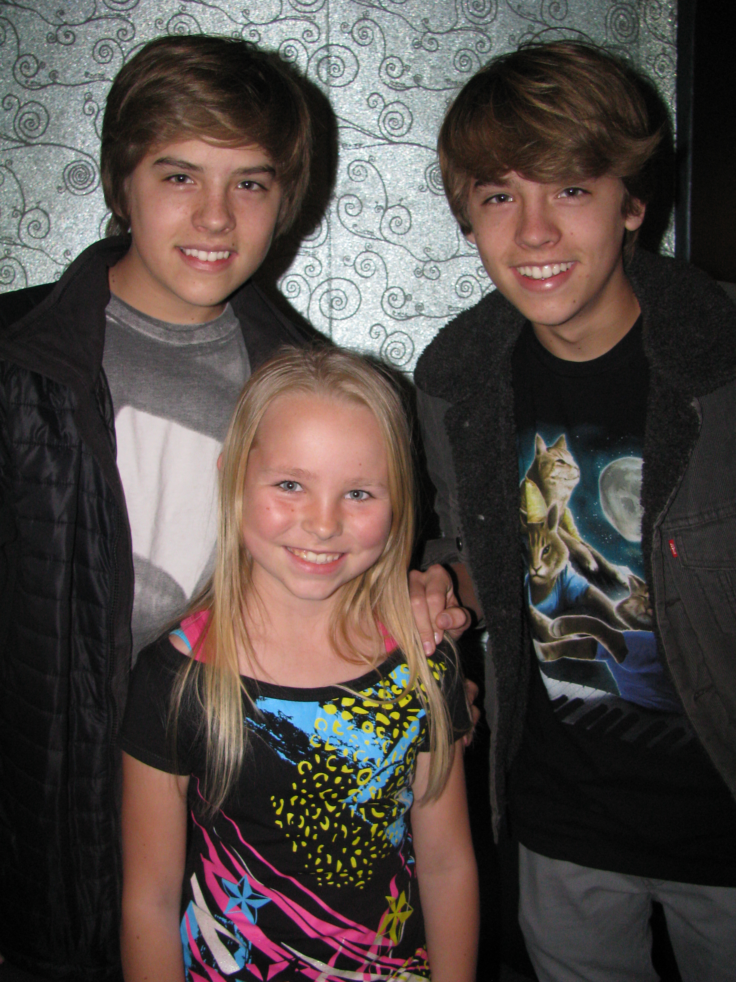 Amber with Dylan and Cole Sprouse.