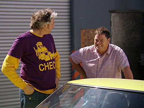 Still of Mike Brewer and Edd China in Wheeler Dealers: 1972 Datsun 240Z (2015)