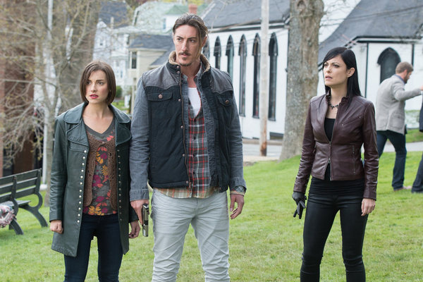 Still of Eric Balfour, Emma Lahana, Kate Kelton and Jordan McKee in Haven (2010)