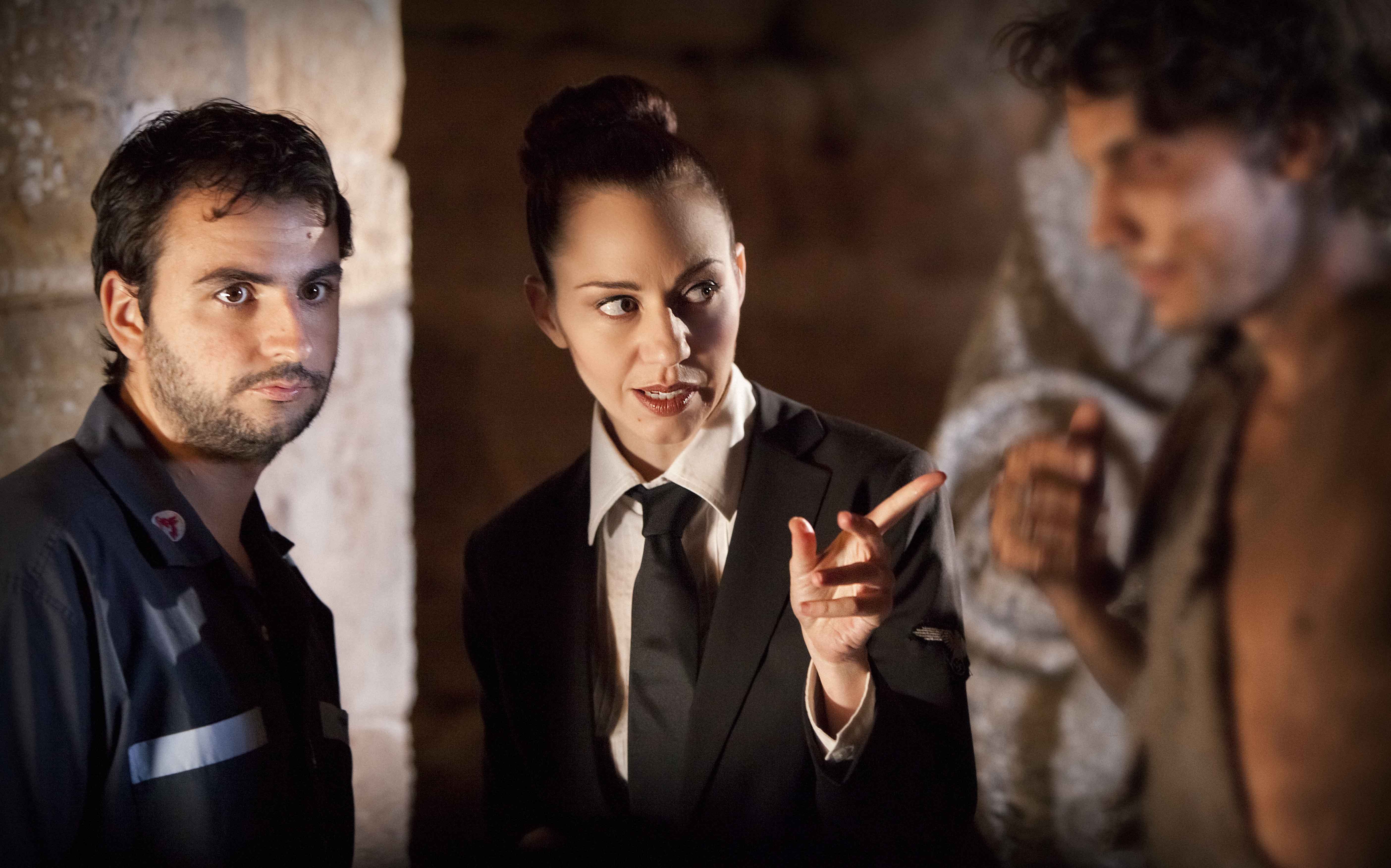 Still of Emma Caballero, Tommy Zandali and Rubén Arnaiz in Doble Sesion segment Sandra Munt