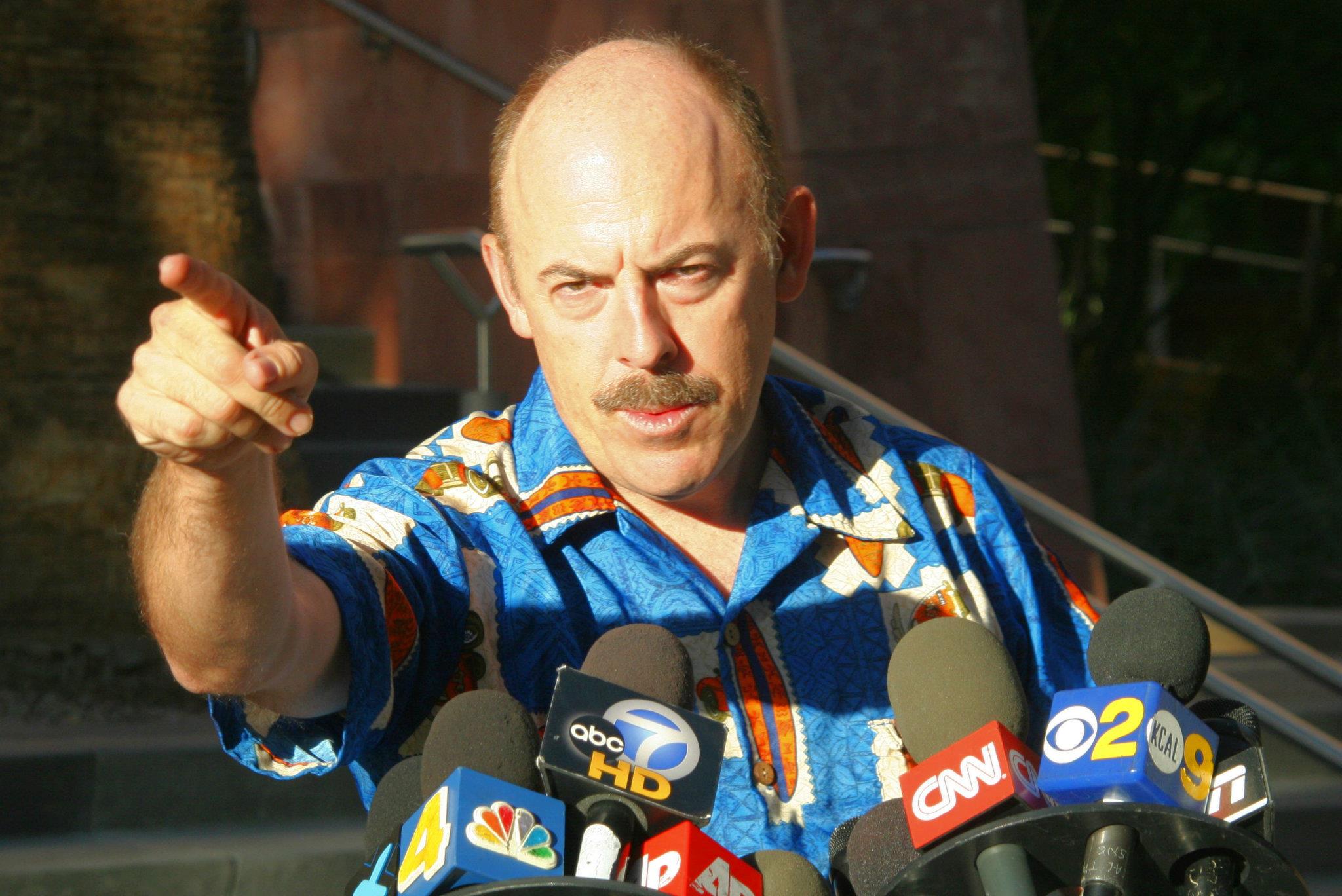 Glenn takes questions from the press outside an arraignment hearing for OJ Simpson in Las Vegas, 2007