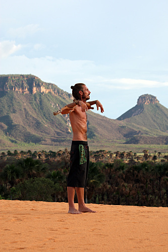 Still of Benjamin Wade in Survivor (2000)