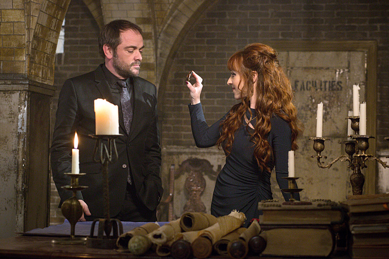 Still of Mark Sheppard and Ruth Connell in Supernatural (2005)