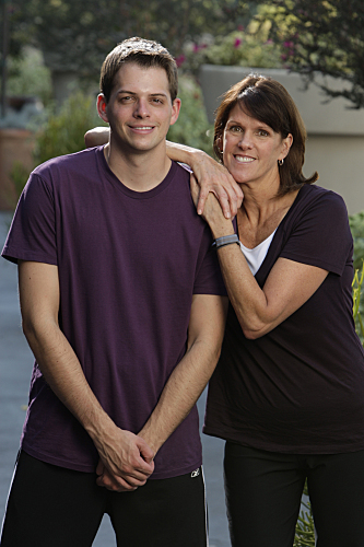 Margie Adams and Luke Adams in The Amazing Race (2001)