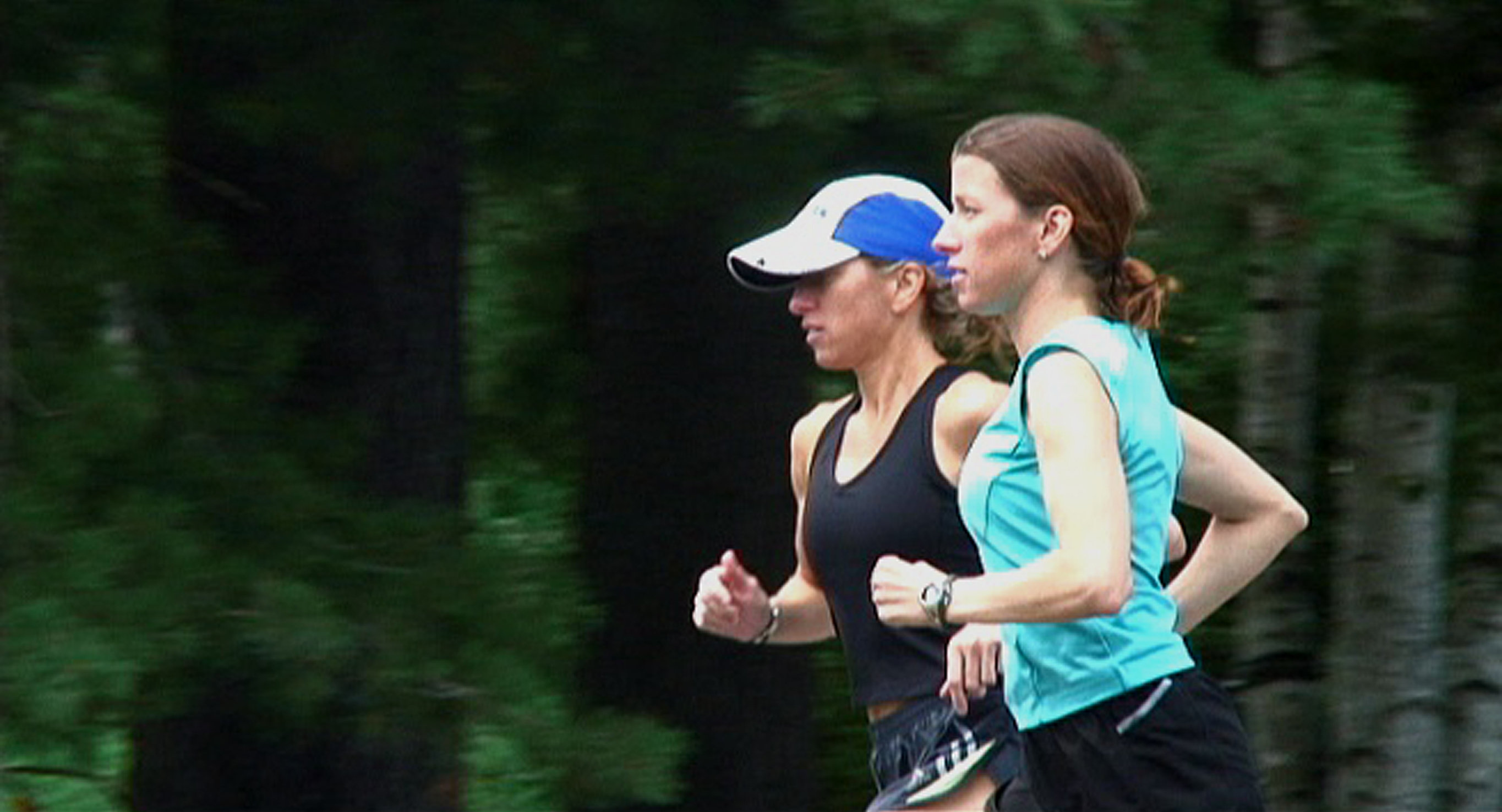 Carrie Neveldine and Kellie Smirnoff in Athlete (2010)