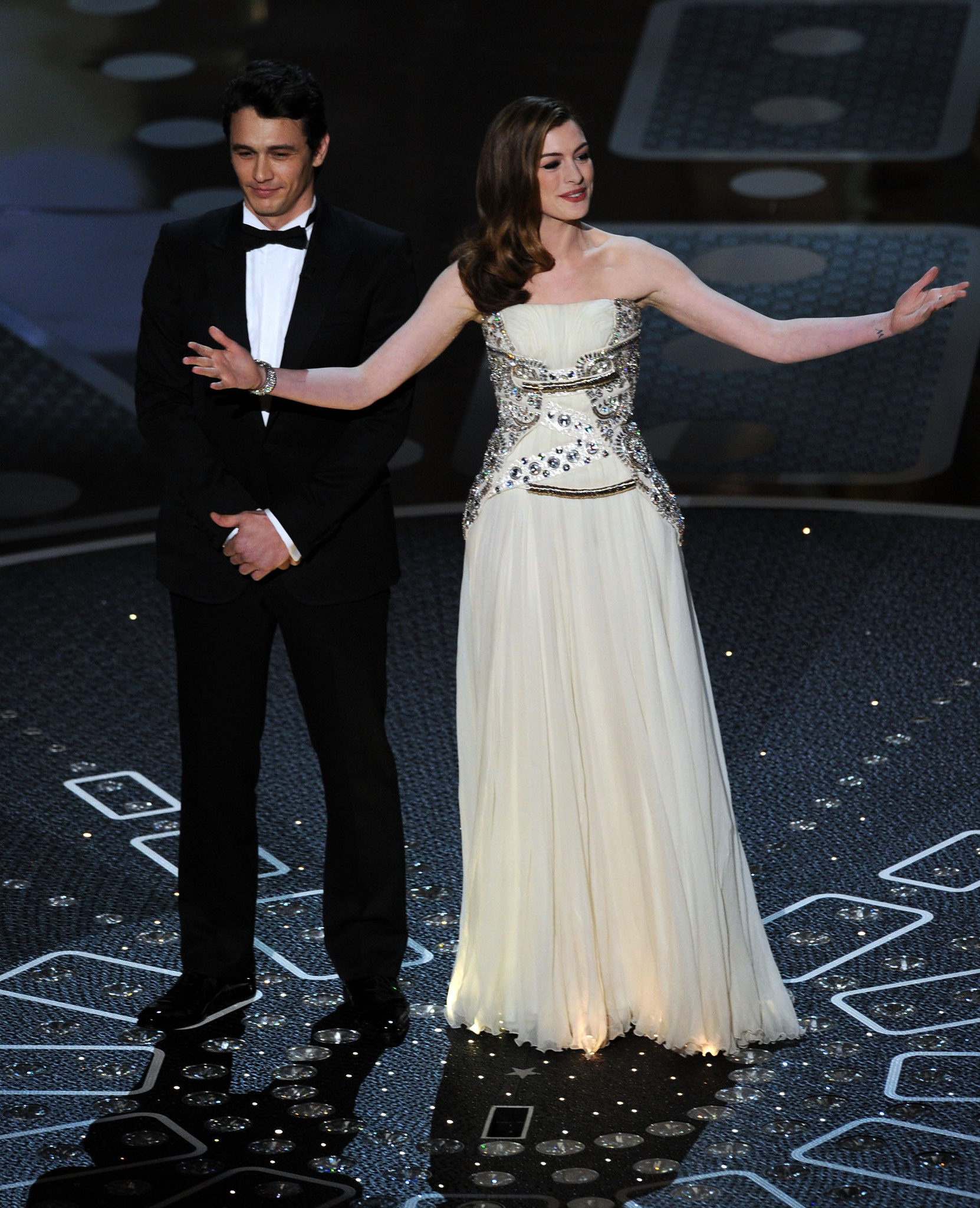 Anne Hathaway and James Franco