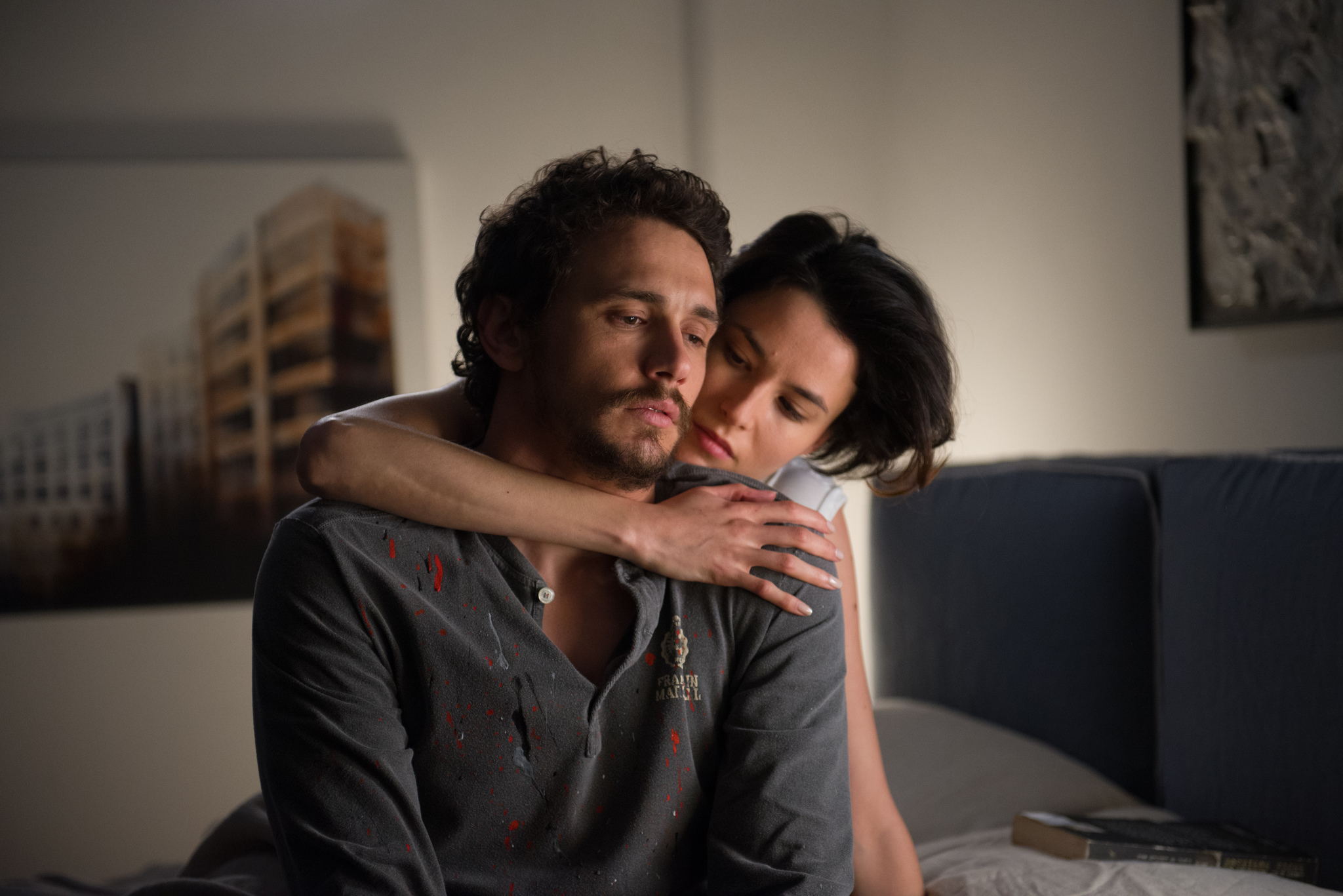 Still of James Franco and Loan Chabanol in Trecias zmogus (2013)