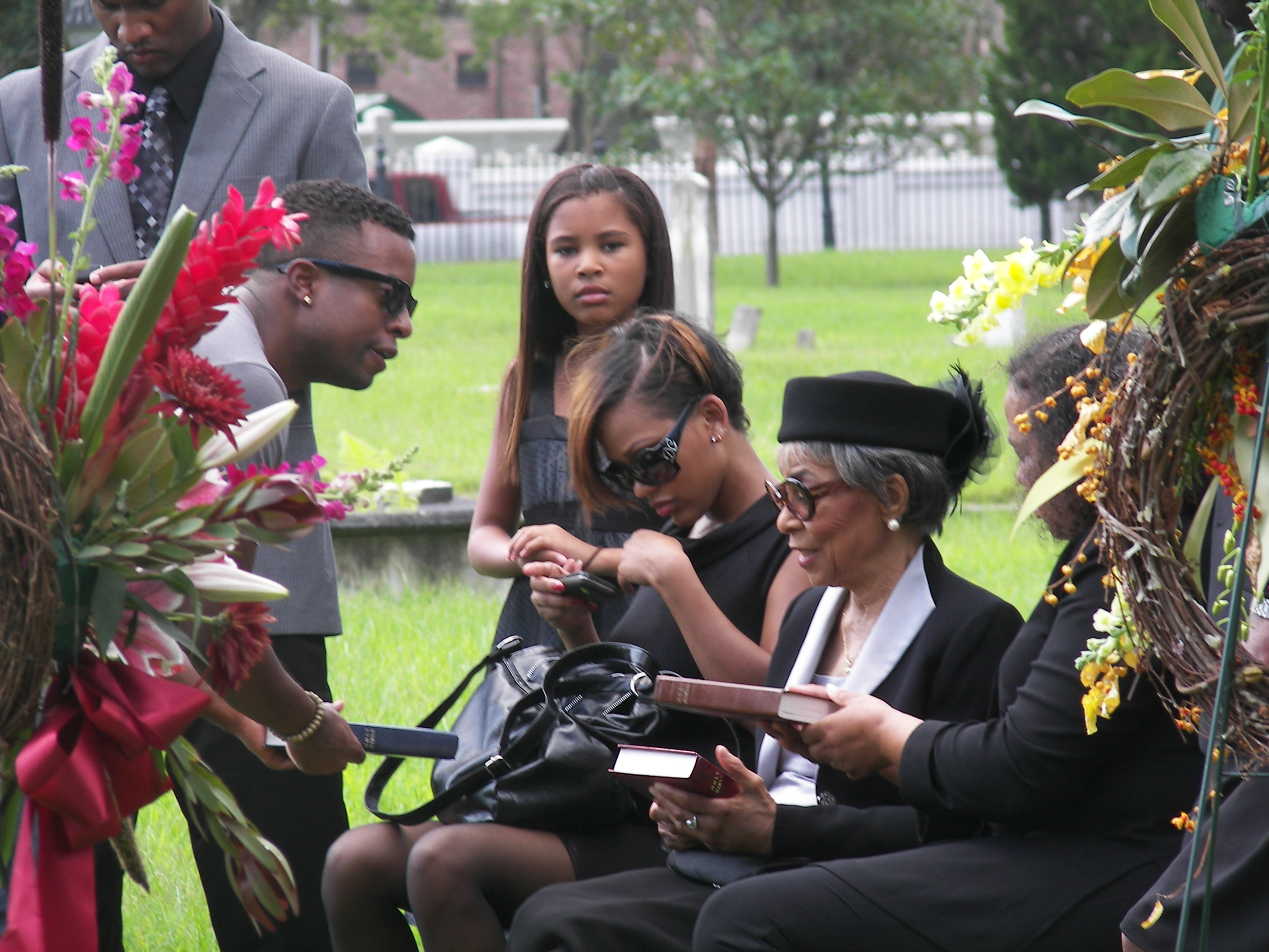 Taylor Faye wt Meagan Good and Ruby Dee on the set of 
